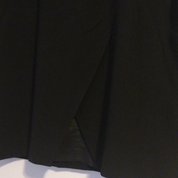 Judith & Charles knee length black pencil skirt, hidden zip, new no tags, sz 6 - Picture 3 of 5